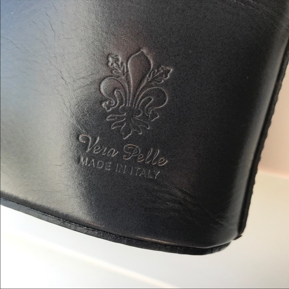 VERA PELLE Italian Leather Crossbody EUC! - Picture 8 of 8